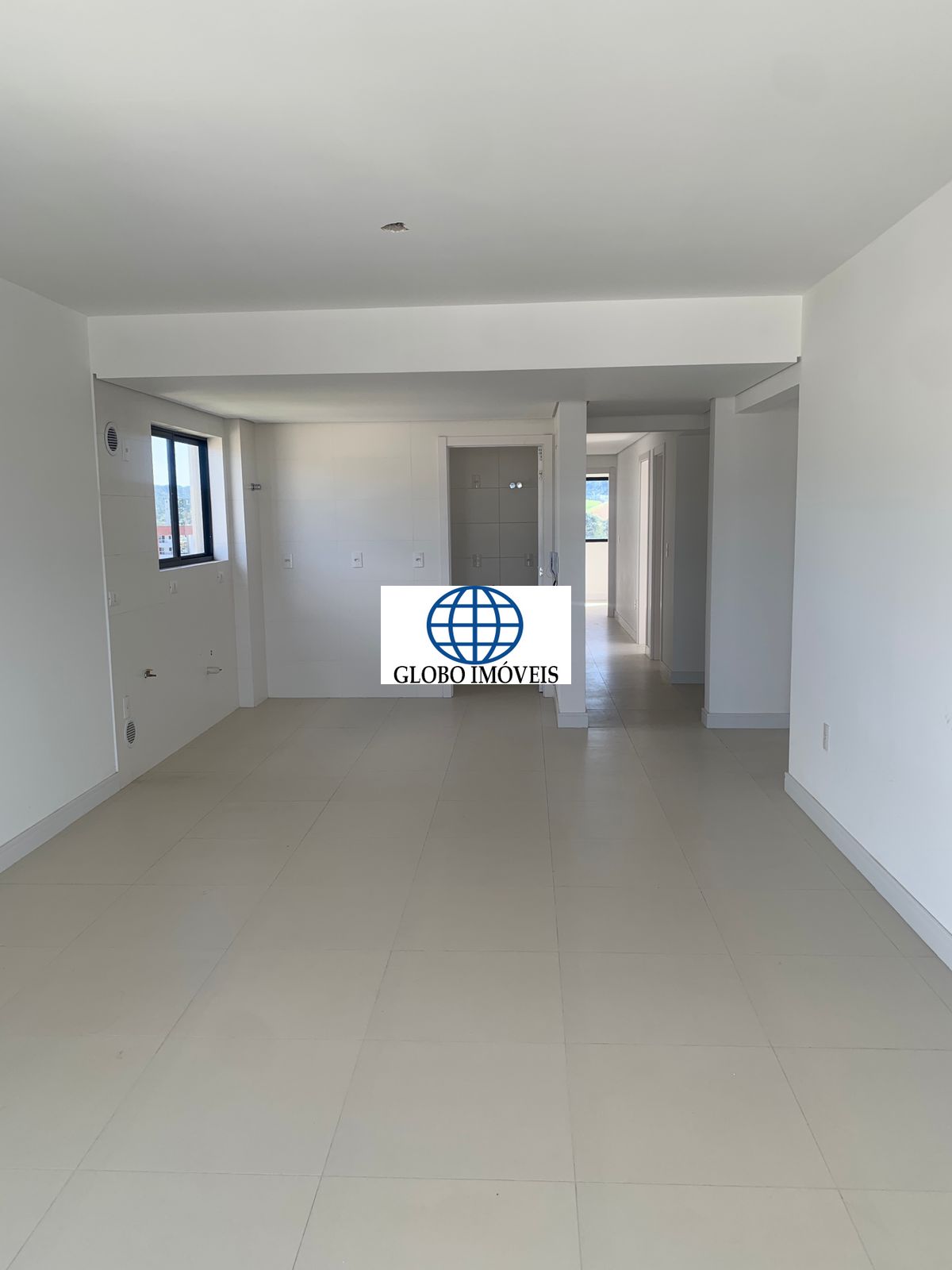 Apartamento à venda com 3 quartos, 107m² - Foto 2