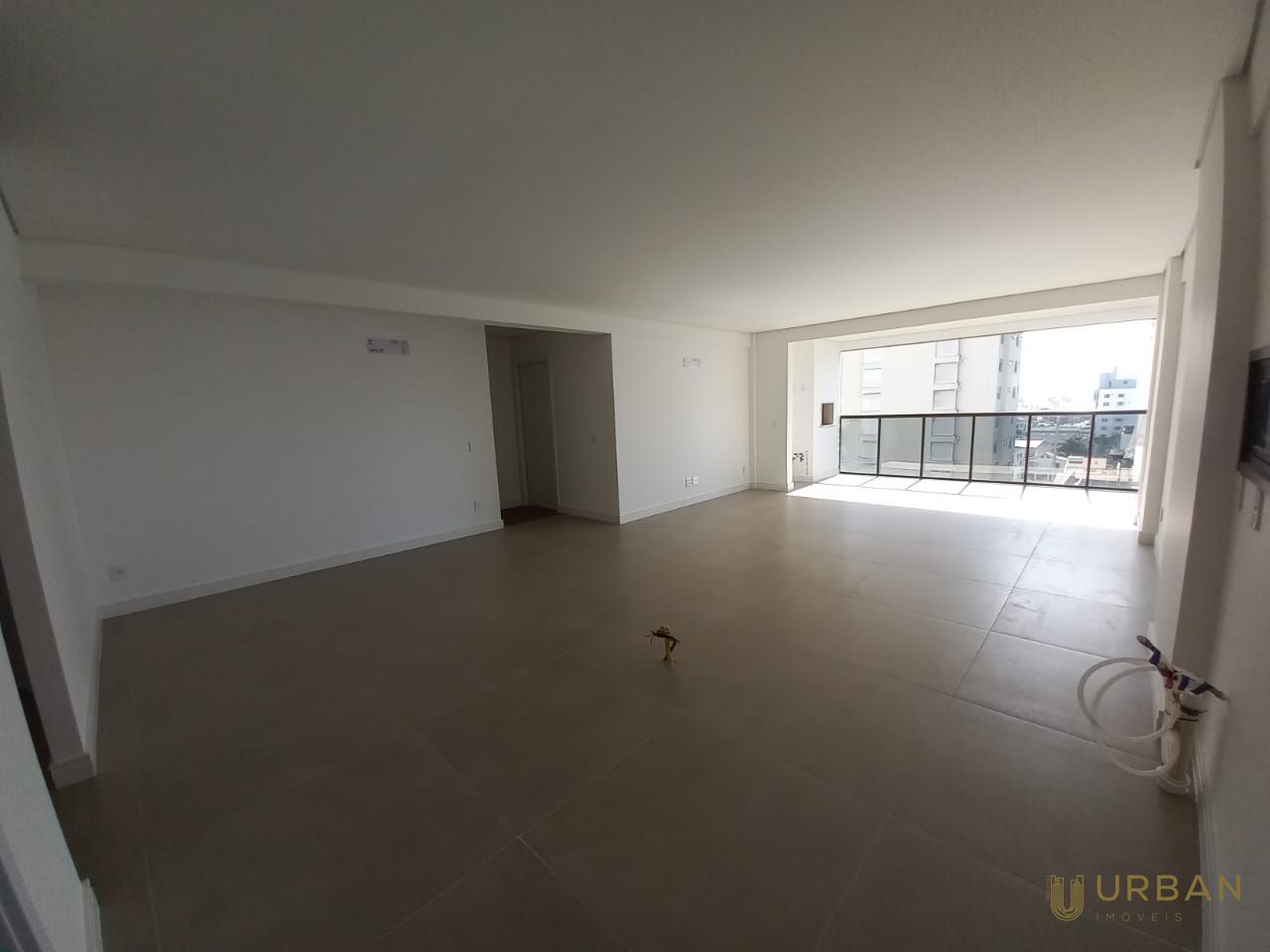 Apartamento à venda com 3 quartos, 126m² - Foto 1