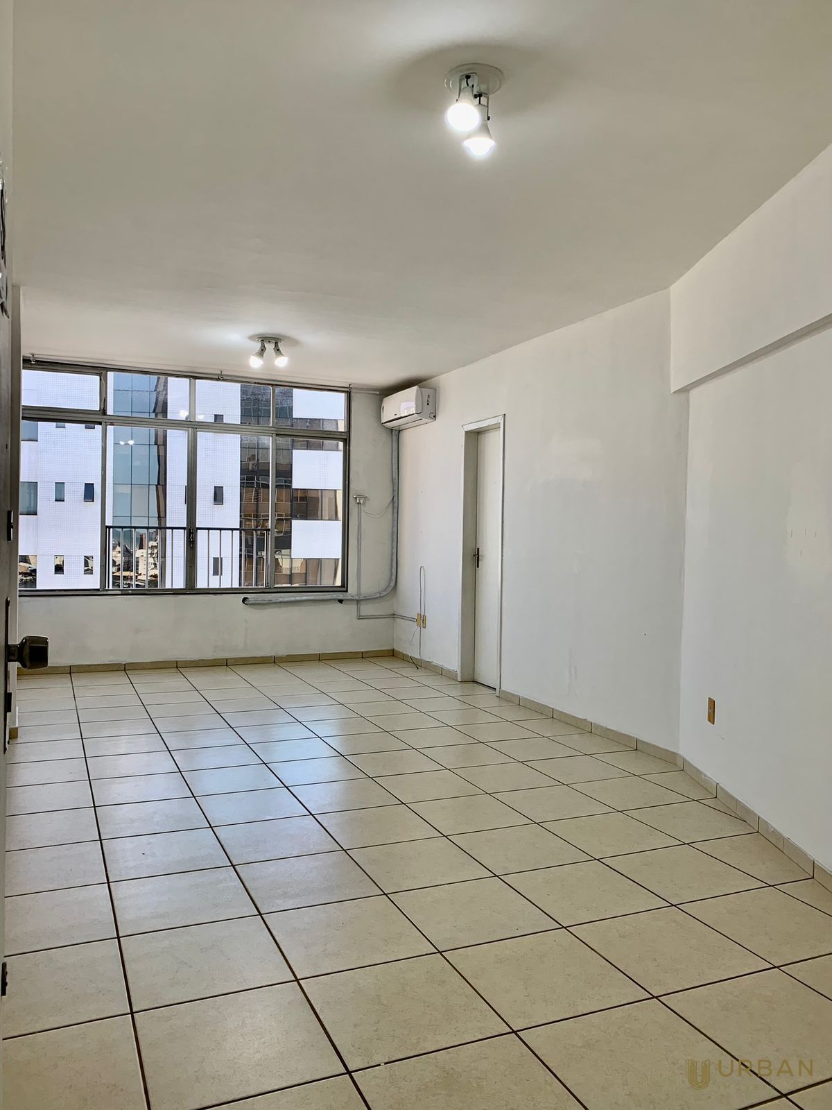 Conjunto Comercial-Sala para alugar com 1 quarto, 30m² - Foto 2