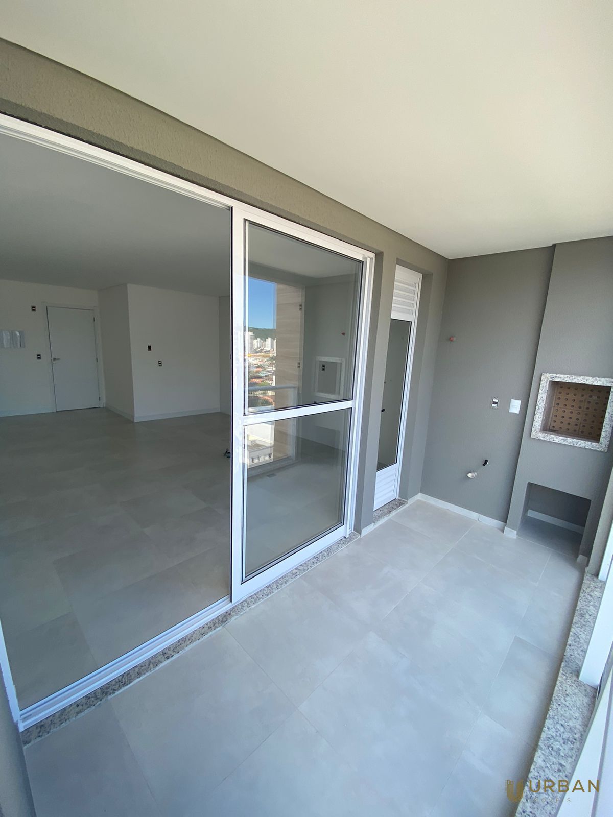 Apartamento à venda com 2 quartos, 70m² - Foto 4