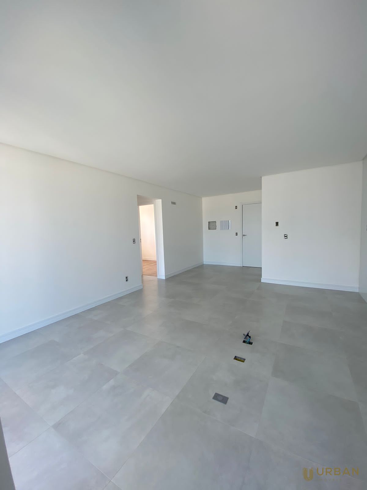 Apartamento à venda com 2 quartos, 70m² - Foto 1