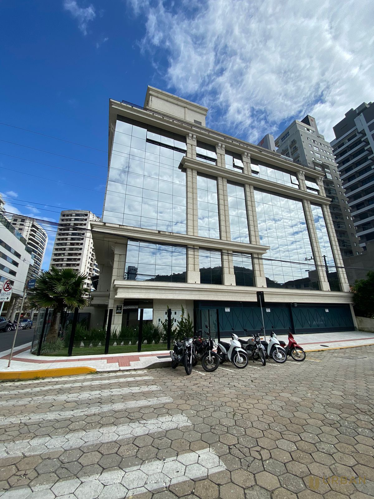 Conjunto Comercial-Sala à venda com 1 quarto, 204m² - Foto 4