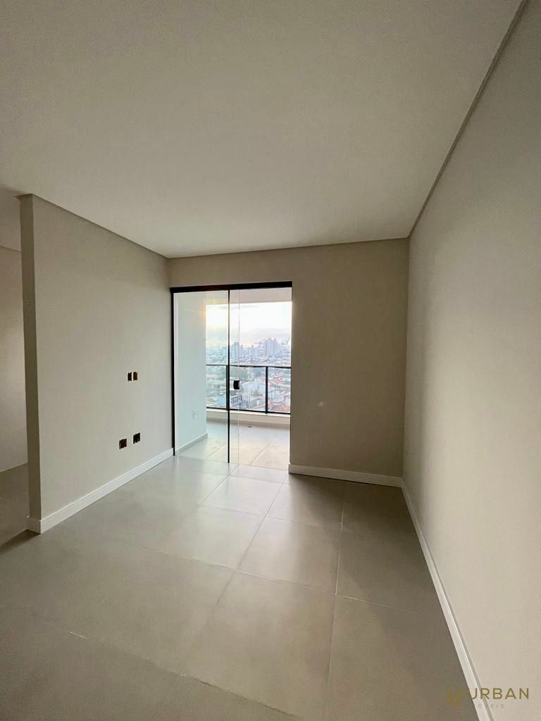 Apartamento à venda com 2 quartos, 67m² - Foto 13