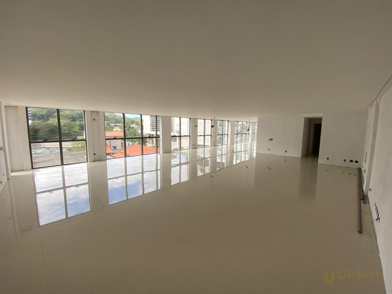 Conjunto Comercial-Sala à venda com 1 quarto, 204m² - Foto 7