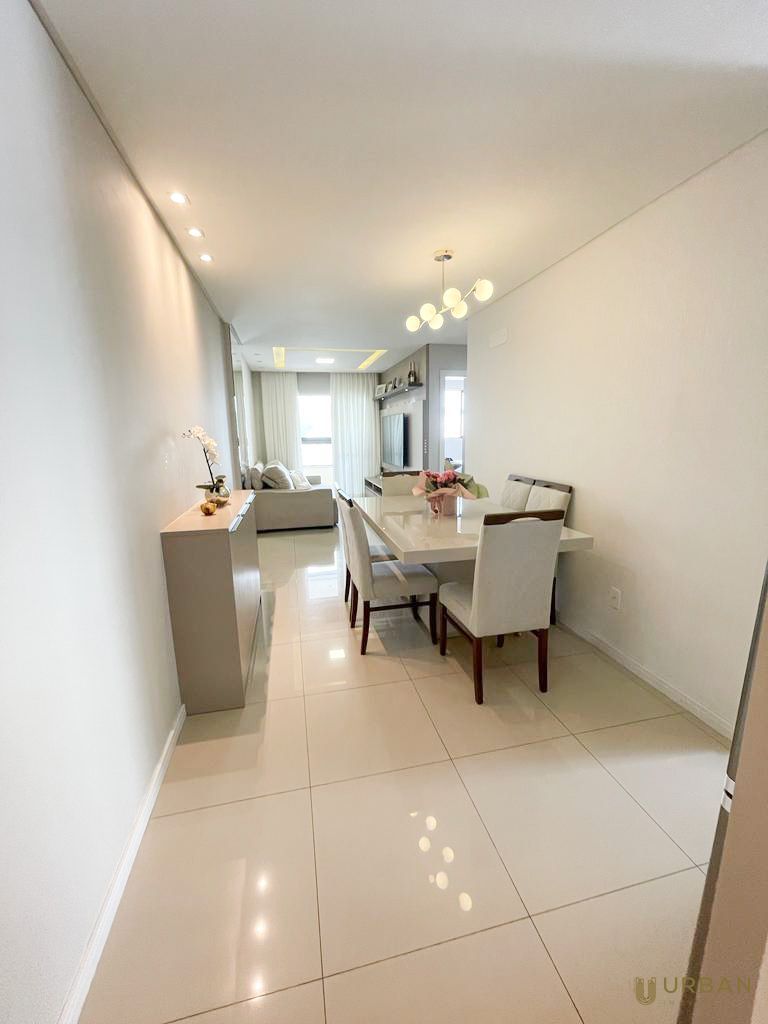 Apartamento à venda com 2 quartos, 76m² - Foto 1