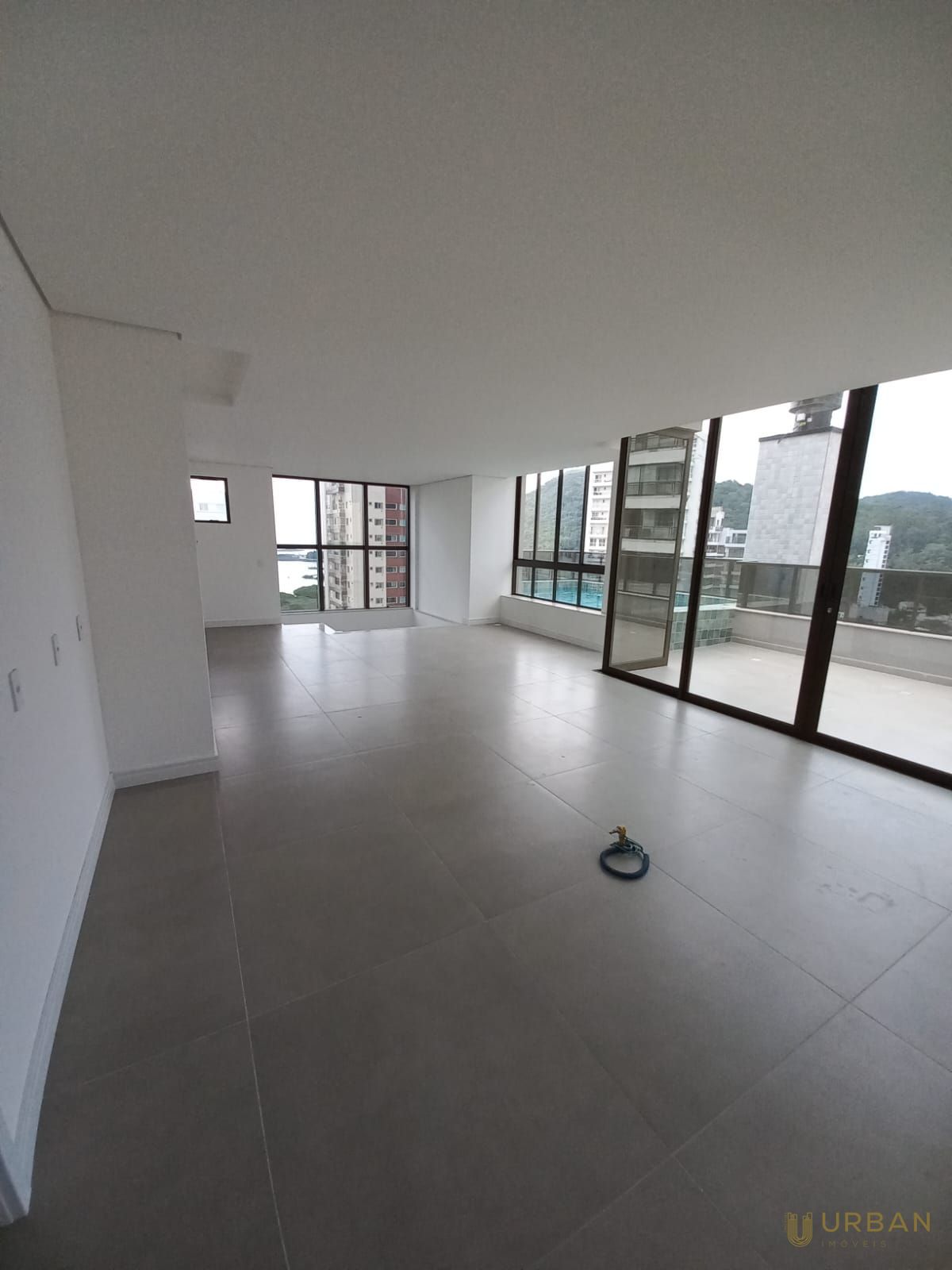 Cobertura à venda com 3 quartos, 211m² - Foto 11