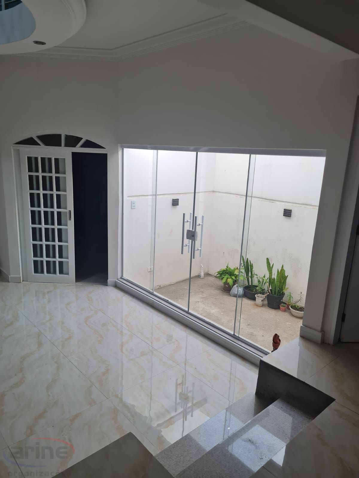 Casa à venda com 3 quartos, 183m² - Foto 2