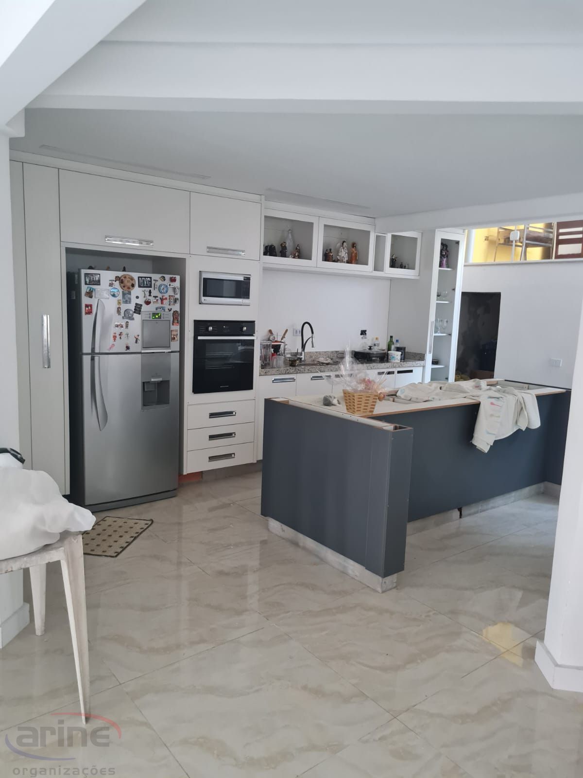 Casa à venda com 3 quartos, 183m² - Foto 1