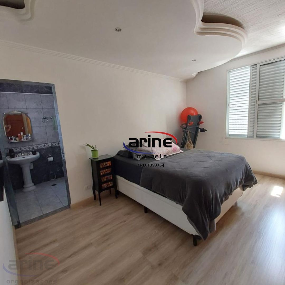 Casa à venda com 3 quartos, 207m² - Foto 11