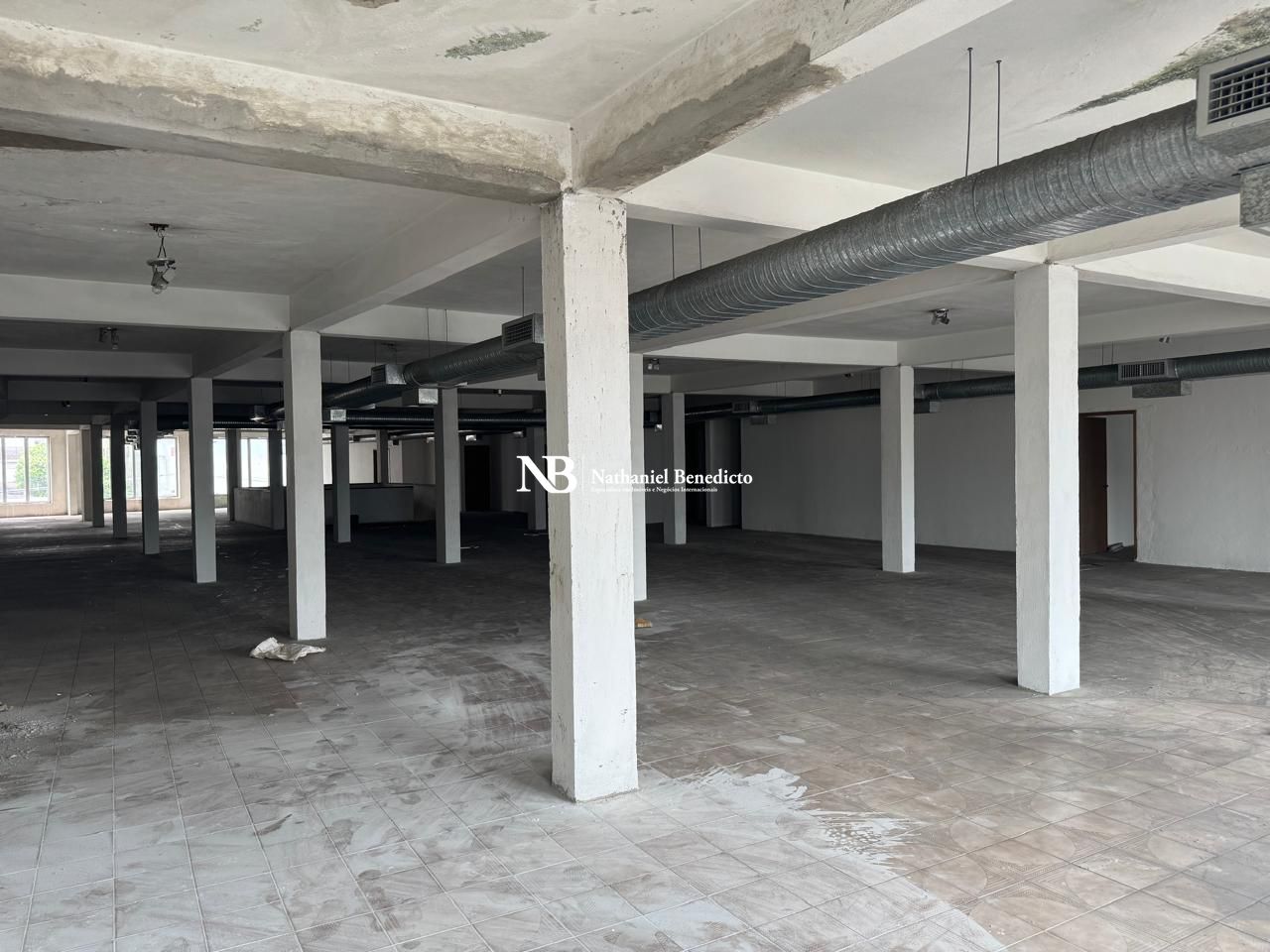 Prédio Inteiro, 2300 m² - Foto 2