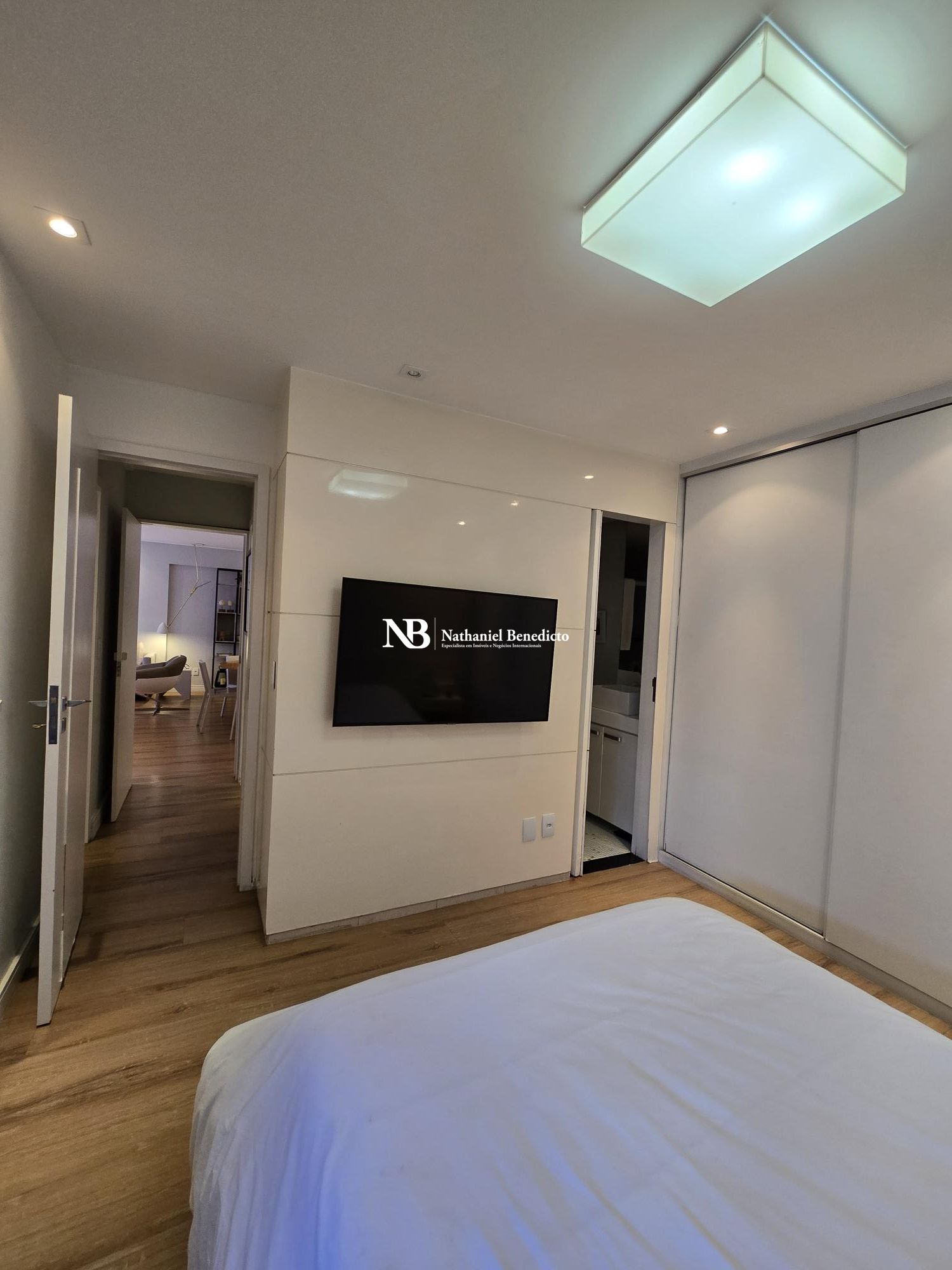 Apartamento com 2 Dormitórios à venda, 93 m² por R$ 850.000,00 Apartamento com 2 Dormitórios à venda, 93 m² por R$ 850.000,00