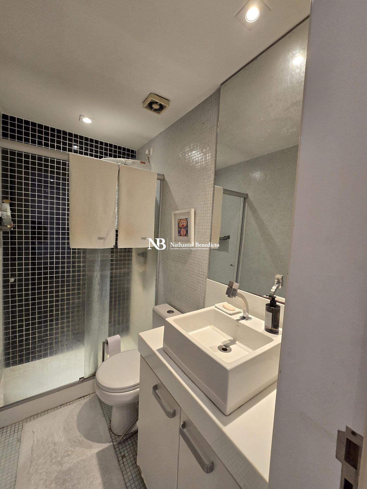 Apartamento com 2 Dormitórios à venda, 93 m² por R$ 850.000,00 Apartamento com 2 Dormitórios à venda, 93 m² por R$ 850.000,00