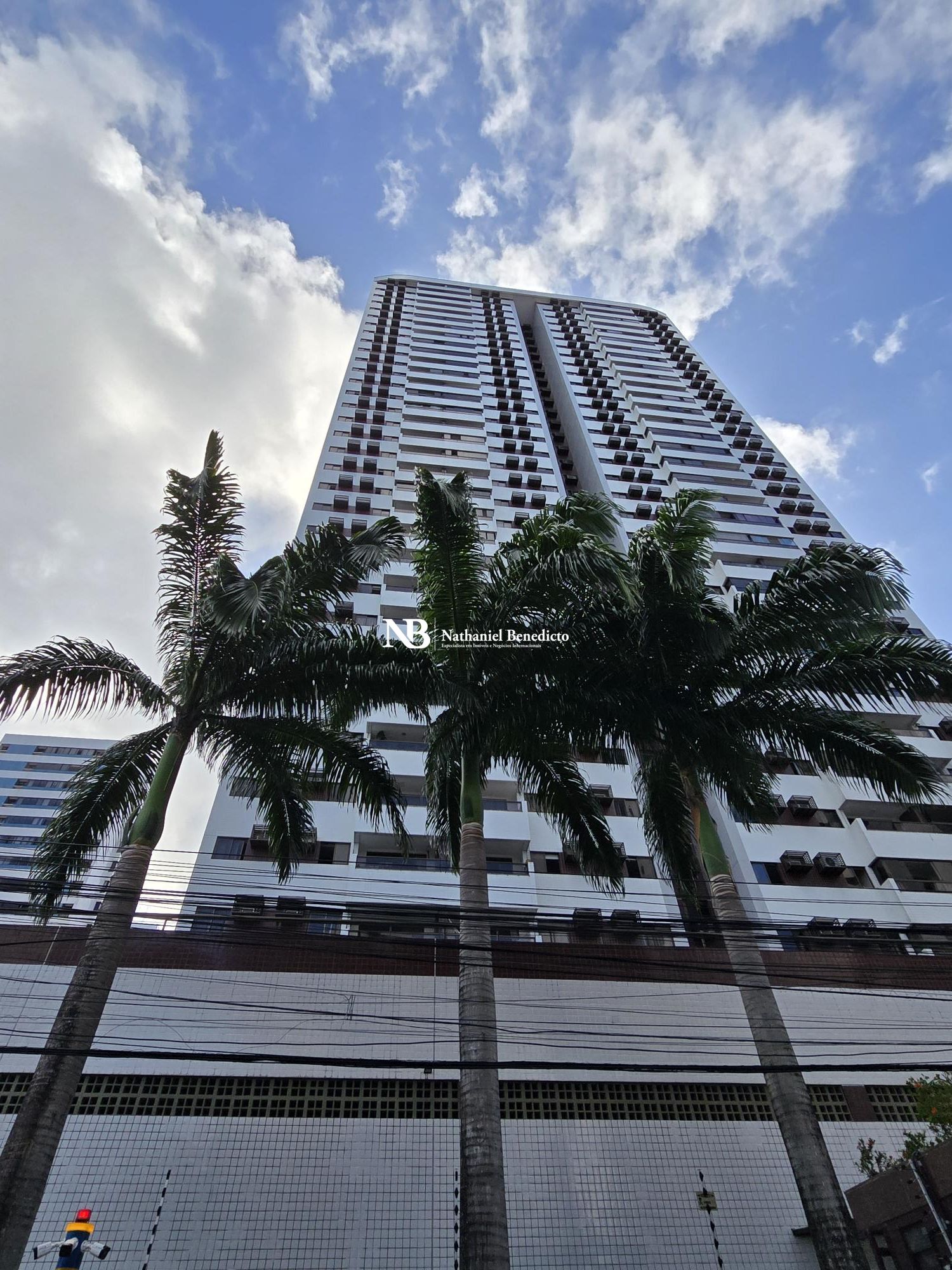 Apartamento com 2 Dormitórios à venda, 93 m² por R$ 850.000,00 Apartamento com 2 Dormitórios à venda, 93 m² por R$ 850.000,00