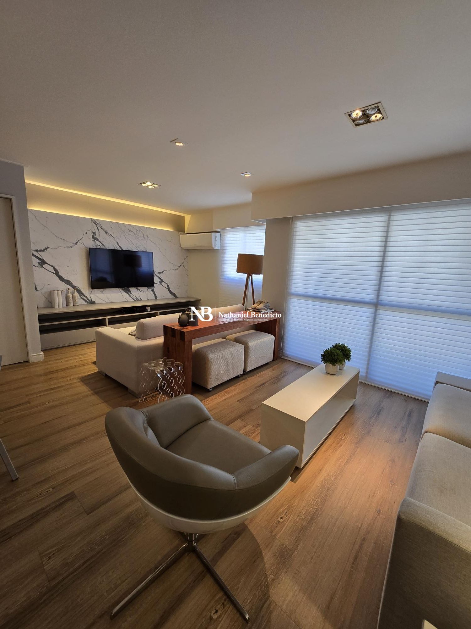 Apartamento com 2 Dormitórios à venda, 93 m² por R$ 850.000,00 Apartamento com 2 Dormitórios à venda, 93 m² por R$ 850.000,00