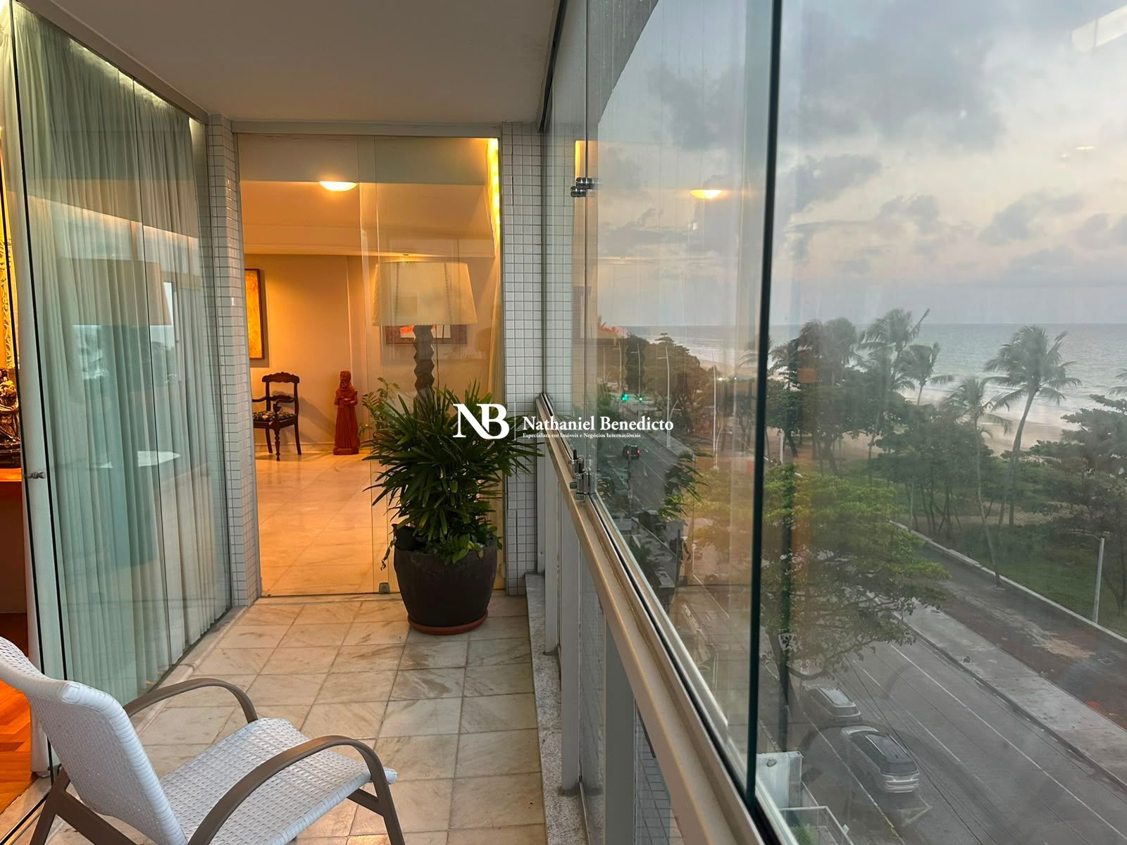 Apartamento com 4 Dormitórios à venda, 208 m² por R$ 3.000.000,00 Apartamento com 4 Dormitórios à venda, 208 m² por R$ 3.000.000,00