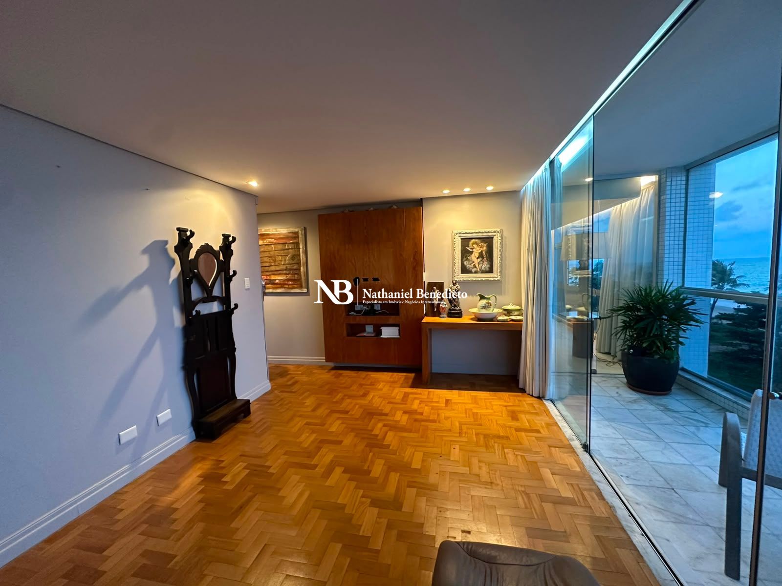 Apartamento com 4 Dormitórios à venda, 208 m² por R$ 3.000.000,00 Apartamento com 4 Dormitórios à venda, 208 m² por R$ 3.000.000,00