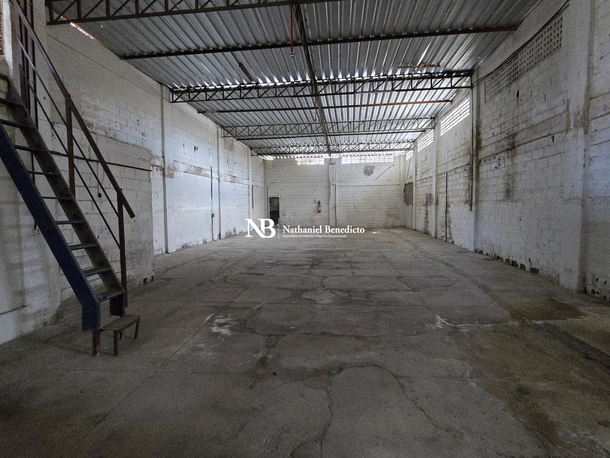 Pavilhão/galpão/depósito com 2 Dormitórios para alugar, 2.450 m² por R$ 15.000,00 Pavilhão/galpão/depósito com 2 Dormitórios para alugar, 2.450 m² por R$ 15.000,00