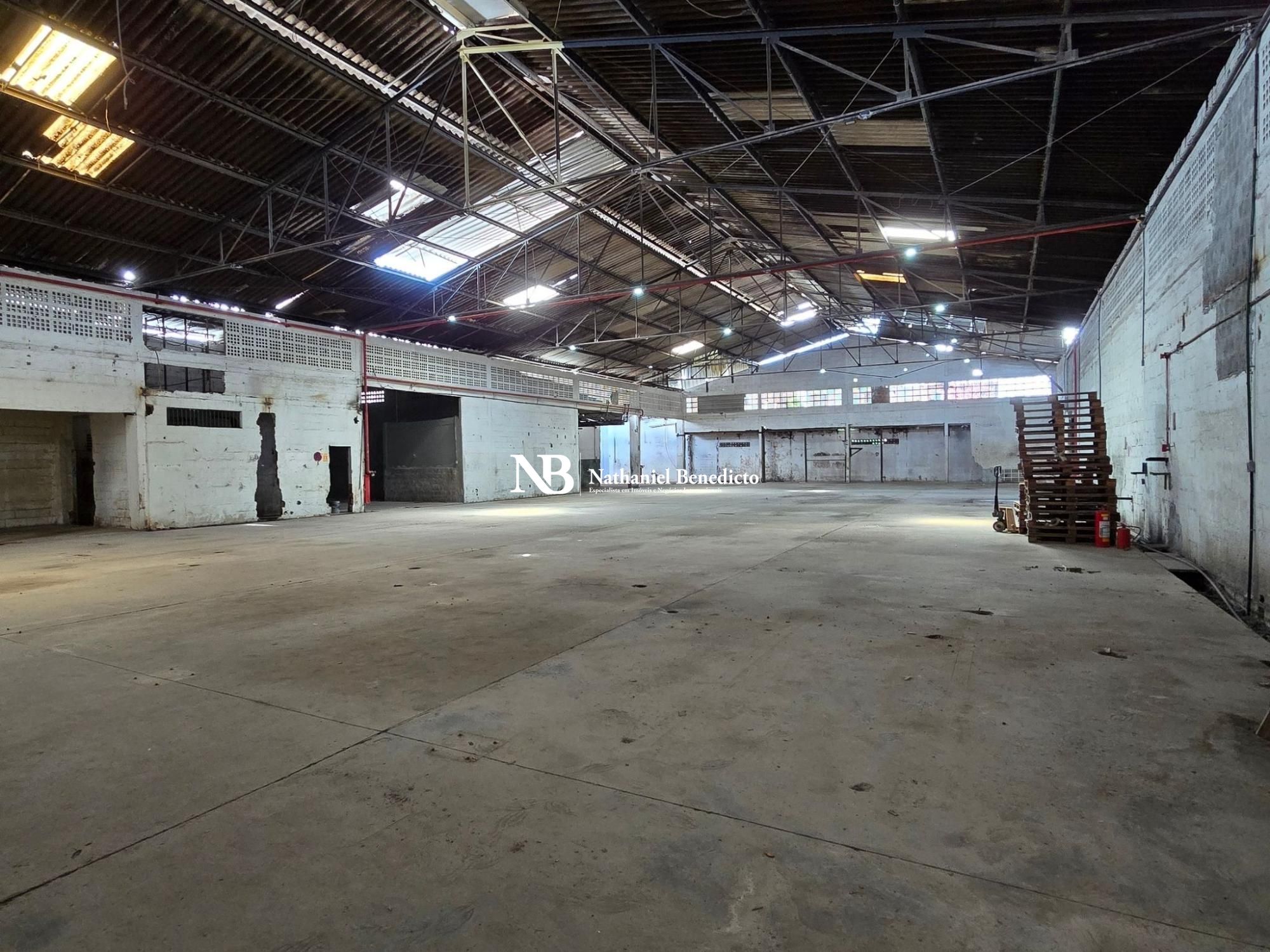 Pavilhão/galpão/depósito com 2 Dormitórios para alugar, 2.450 m² por R$ 15.000,00 Pavilhão/galpão/depósito com 2 Dormitórios para alugar, 2.450 m² por R$ 15.000,00