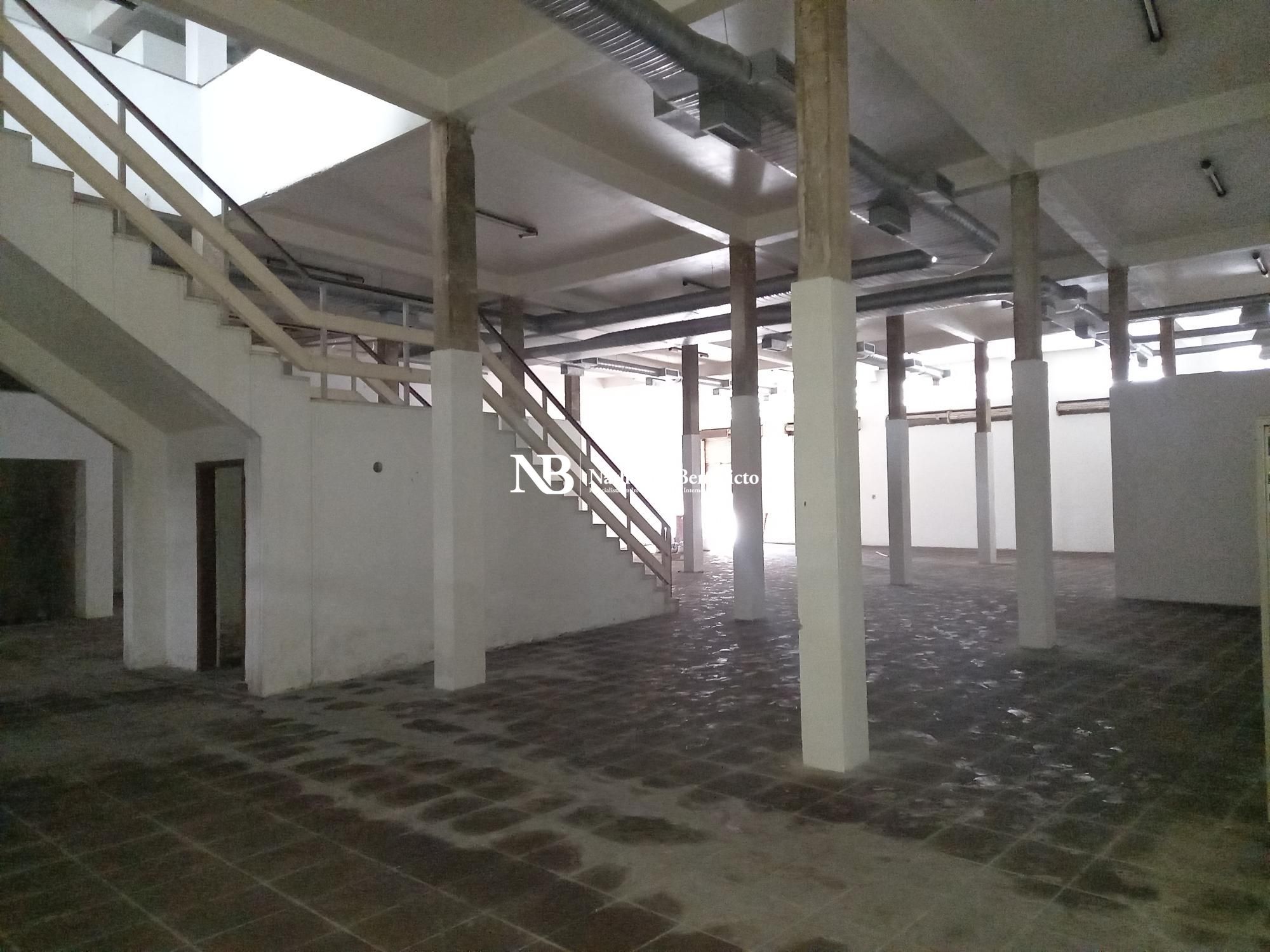 Prédio comercial/residencial com 10 Dormitórios à venda, 2.300 m² por R$ 4.500.000,00 Prédio comercial/residencial com 10 Dormitórios à venda, 2.300 m² por R$ 4.500.000,00