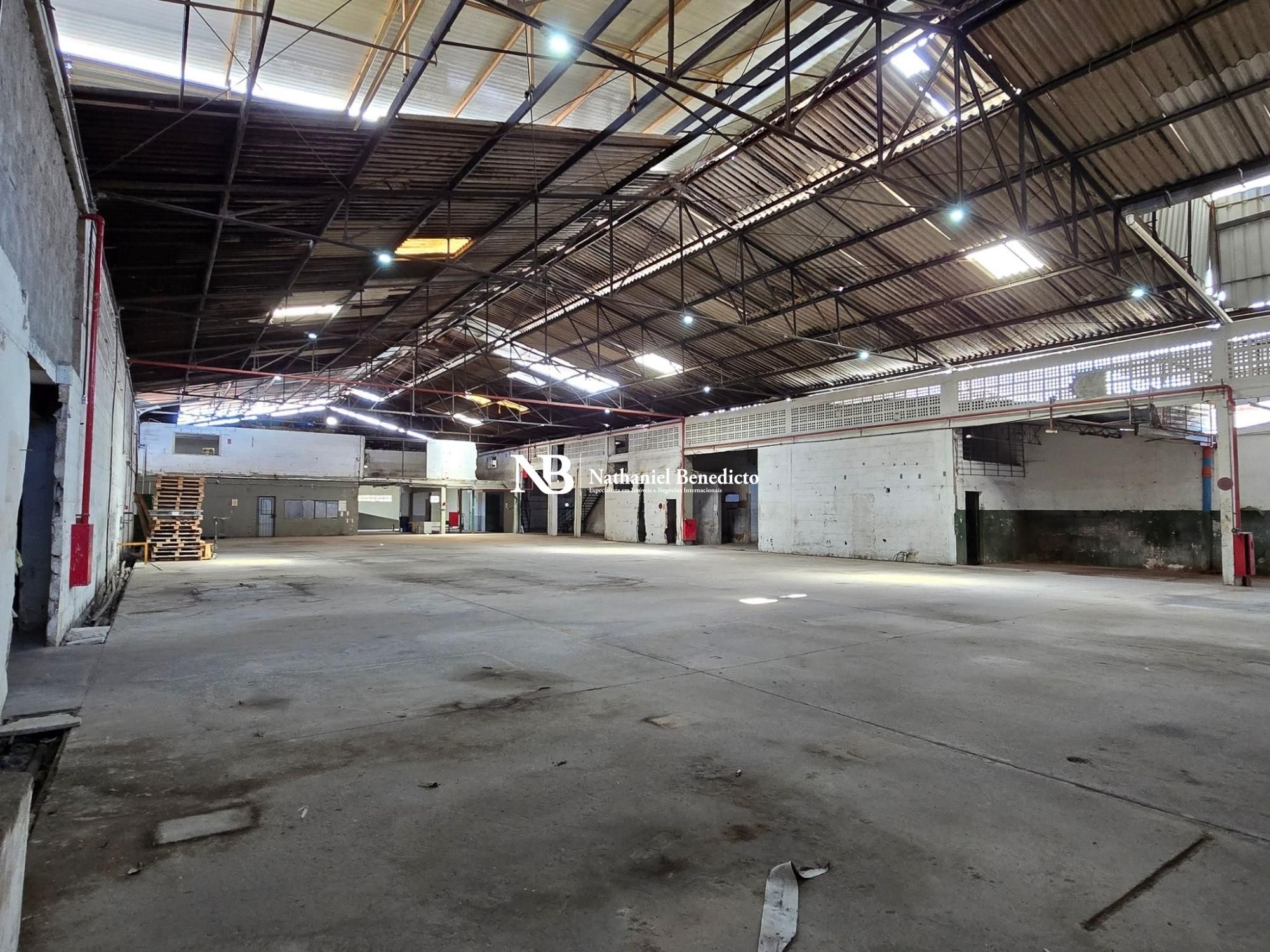 Pavilhão/galpão/depósito com 2 Dormitórios para alugar, 2.450 m² por R$ 15.000,00 Pavilhão/galpão/depósito com 2 Dormitórios para alugar, 2.450 m² por R$ 15.000,00