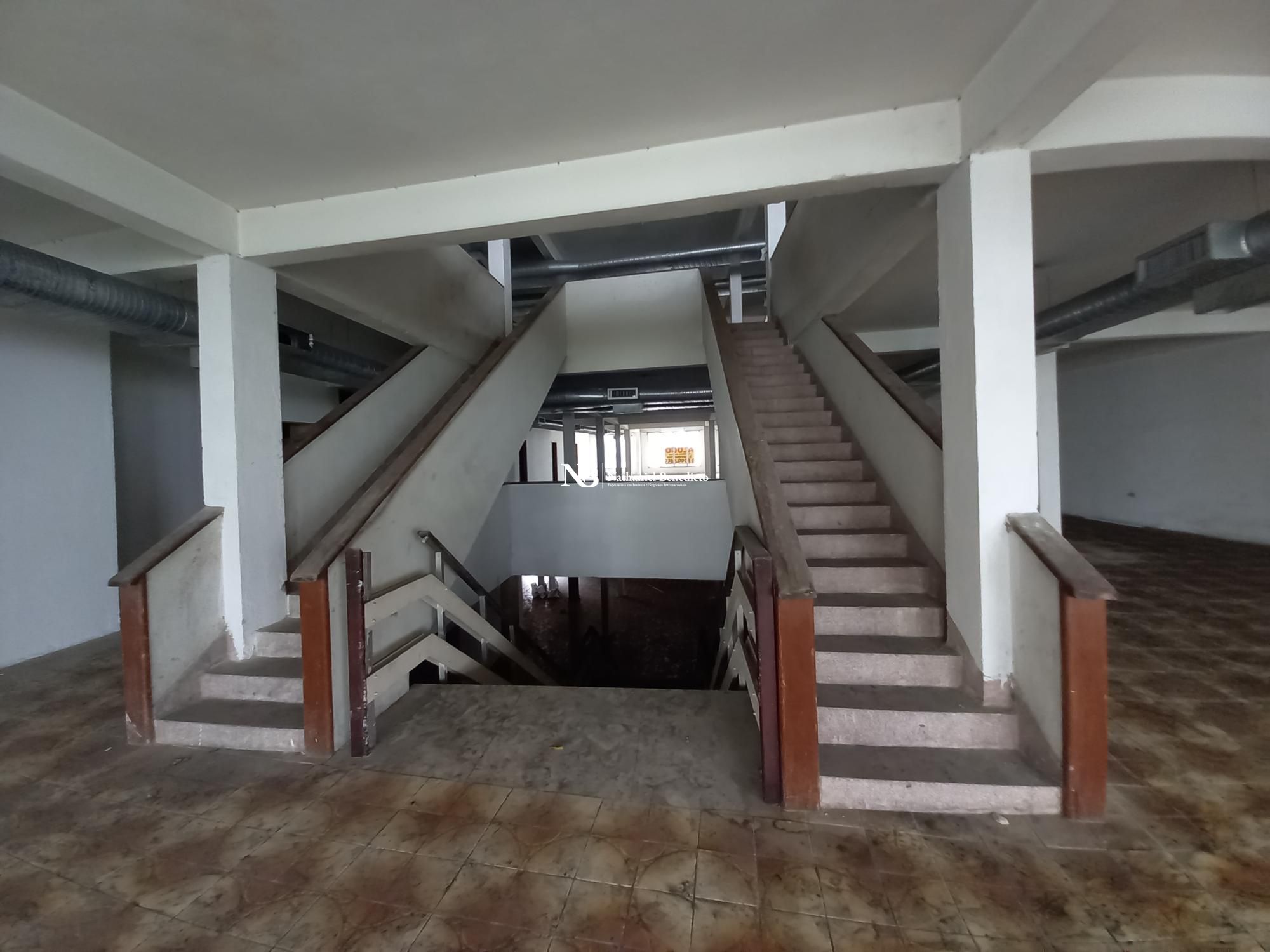 Prédio comercial/residencial com 10 Dormitórios para alugar, 2.300 m² por R$ 59.500,00 Prédio comercial/residencial com 10 Dormitórios para alugar, 2.300 m² por R$ 59.500,00