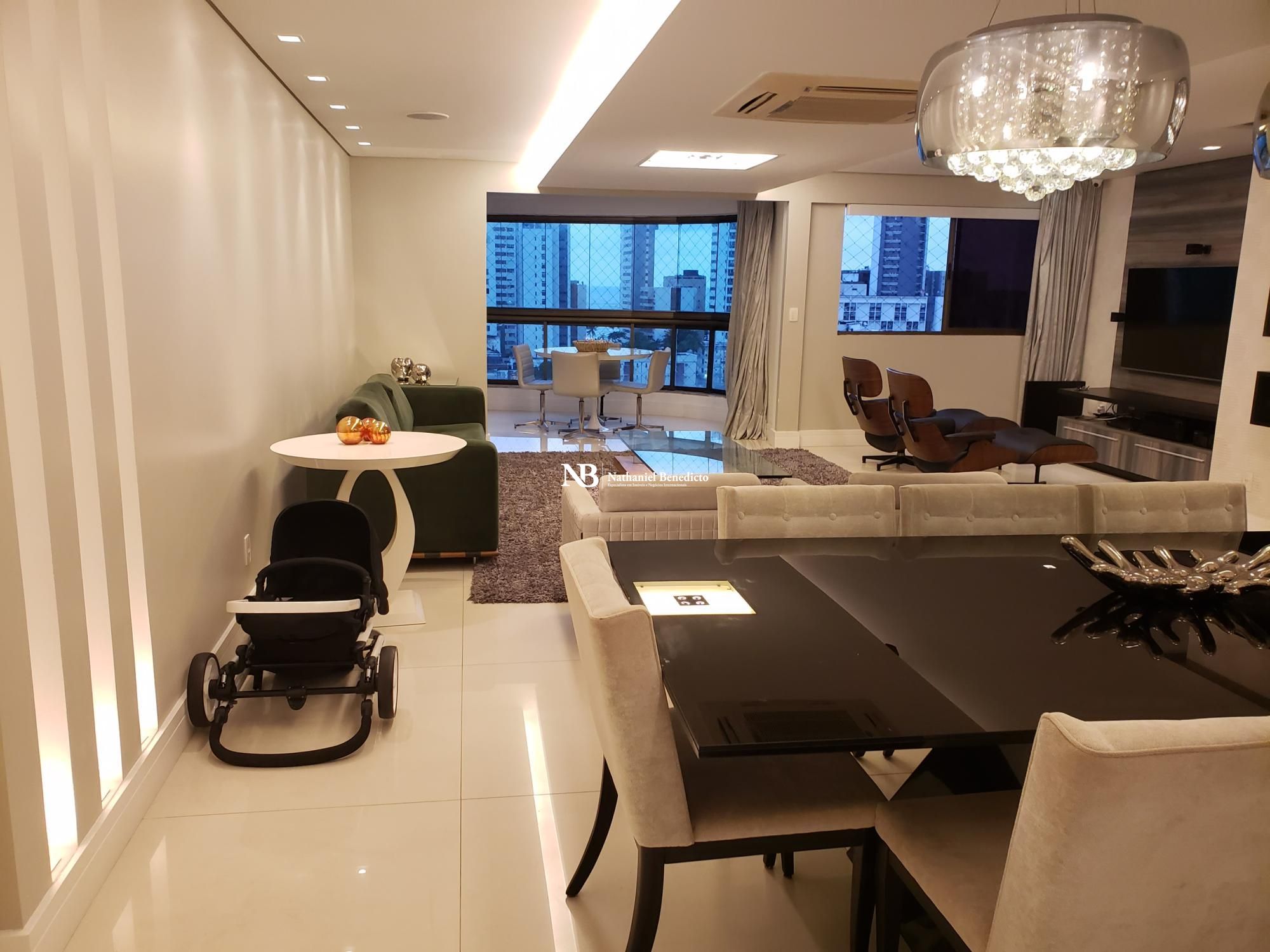 Apartamento com 3 Dormitórios à venda, 174 m² por R$ 2.200.000,00 Apartamento com 3 Dormitórios à venda, 174 m² por R$ 2.200.000,00