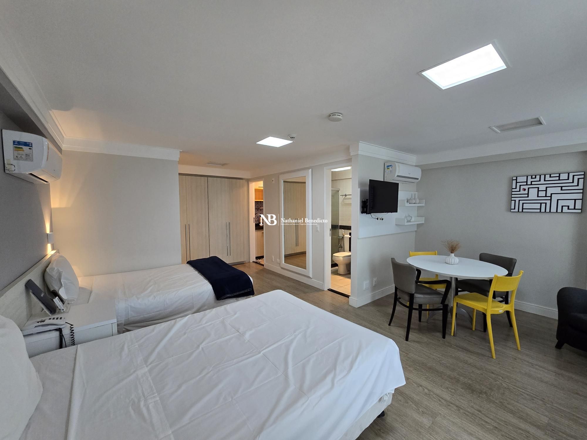 Flat com 1 Dormitórios à venda, 40 m² por R$ 830.000,00 Flat com 1 Dormitórios à venda, 40 m² por R$ 830.000,00