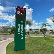 Sobrado à venda no condomínio florais do parque 4 suítes ene