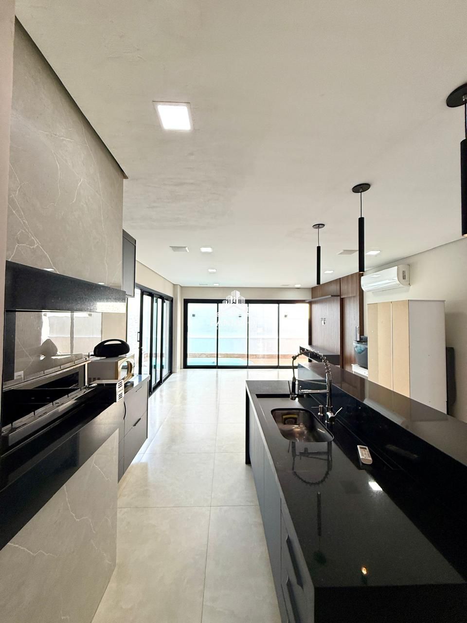 Casa, 4 quartos, 289 m² - Foto 2