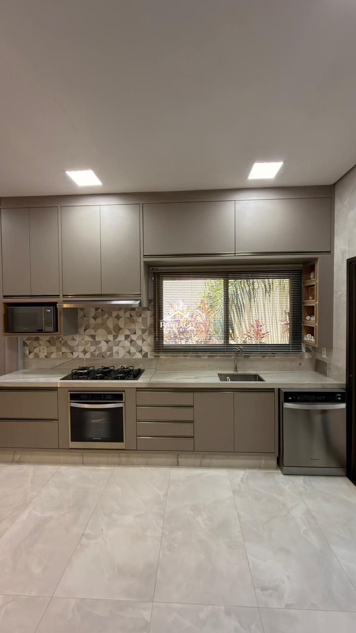 Casa, 3 quartos, 169 m² - Foto 2