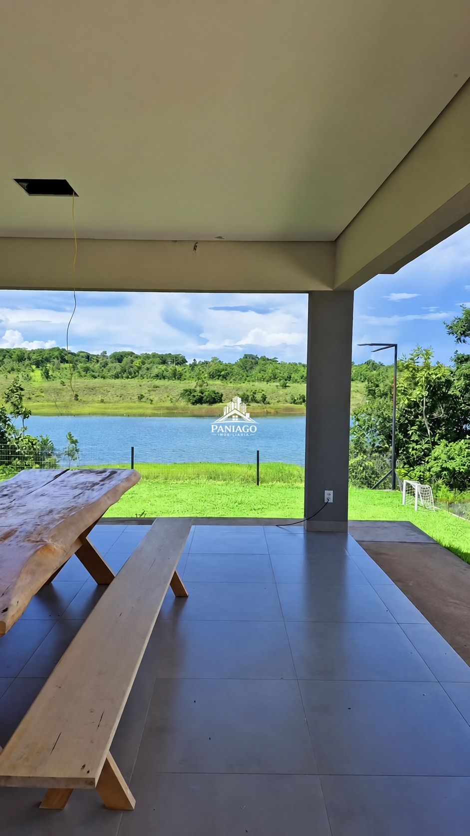 Imóvel com 3 suítes e acesso direto ao lago do manso à venda