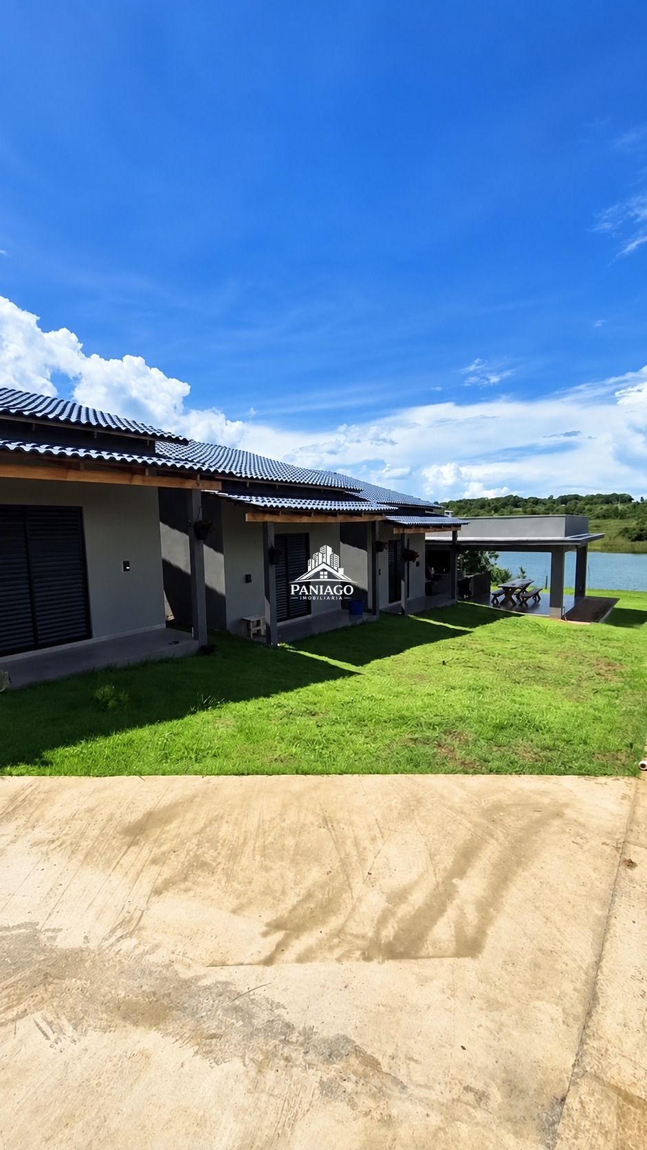 Imóvel com 3 suítes e acesso direto ao lago do manso à venda