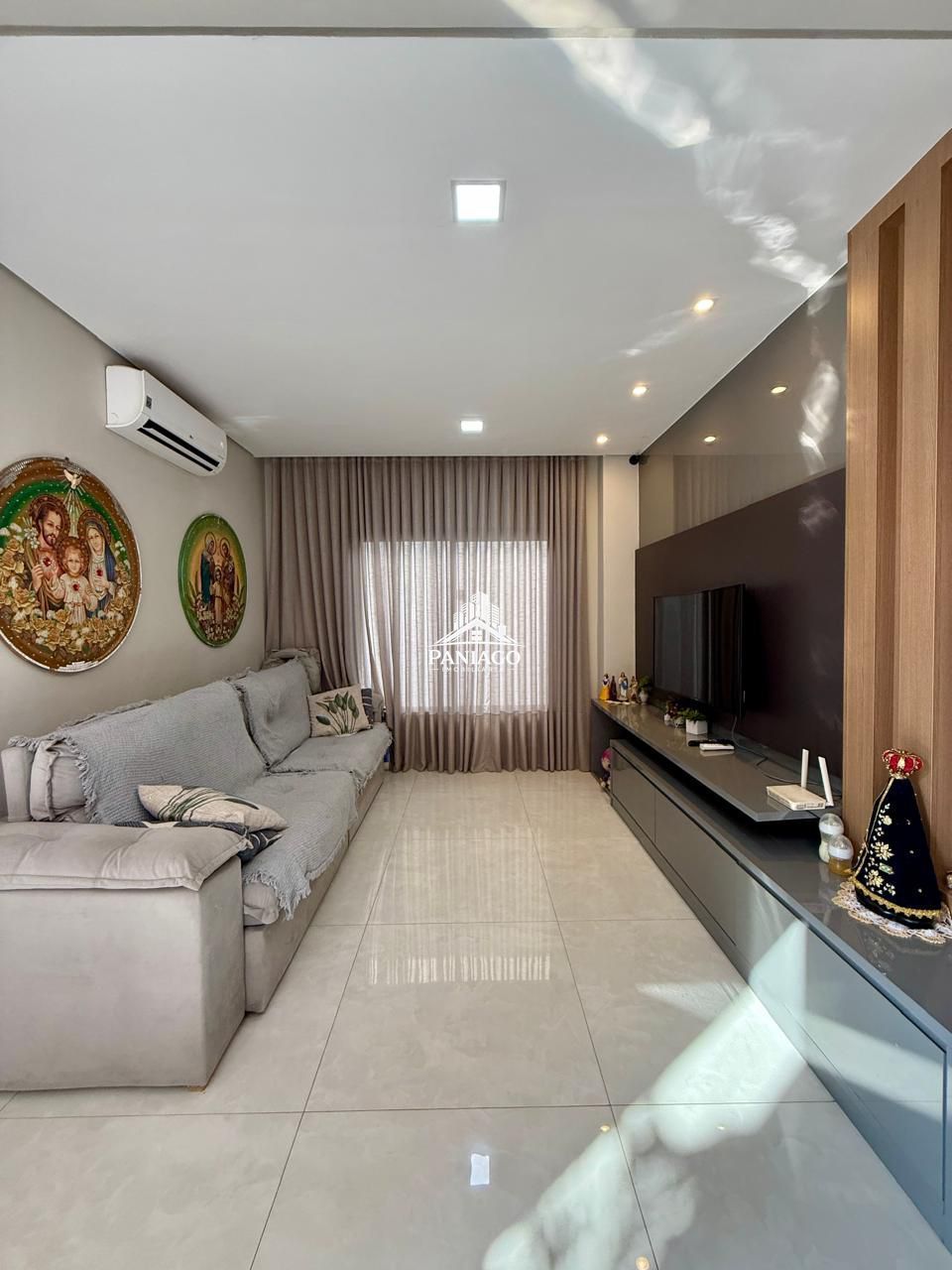 Casa, 4 quartos, 289 m² - Foto 1