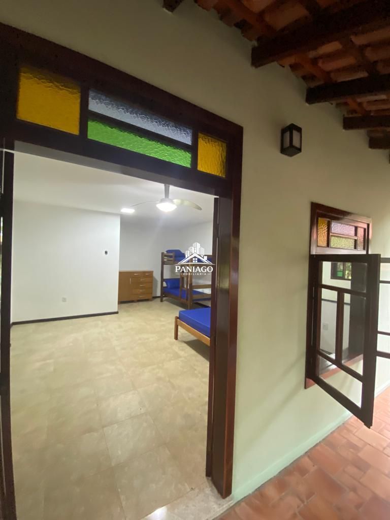 Casa com amplo terreno e potencial para pousada à venda em c