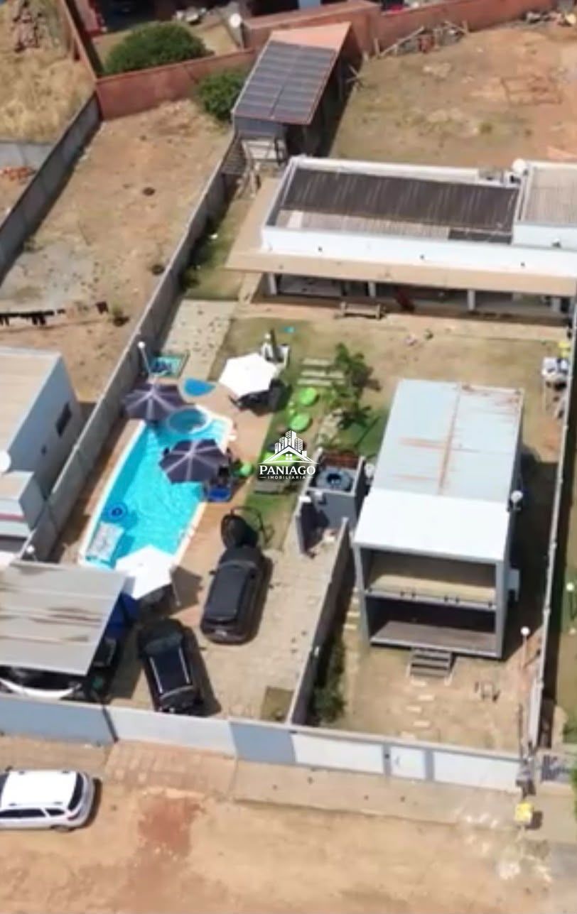 Casa, 3 quartos, 226 m² - Foto 1