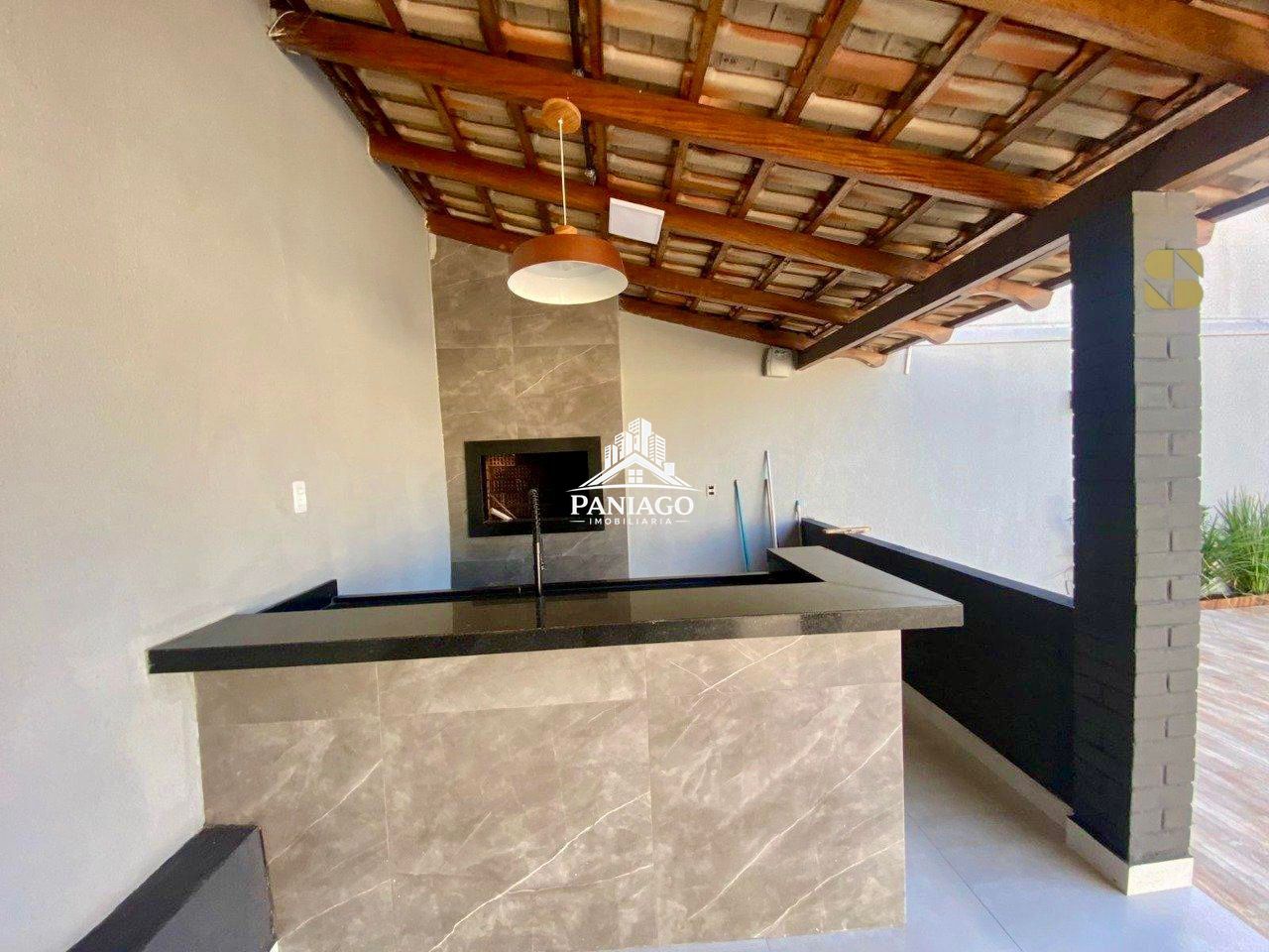 Casa, 3 quartos, 216 m² - Foto 1