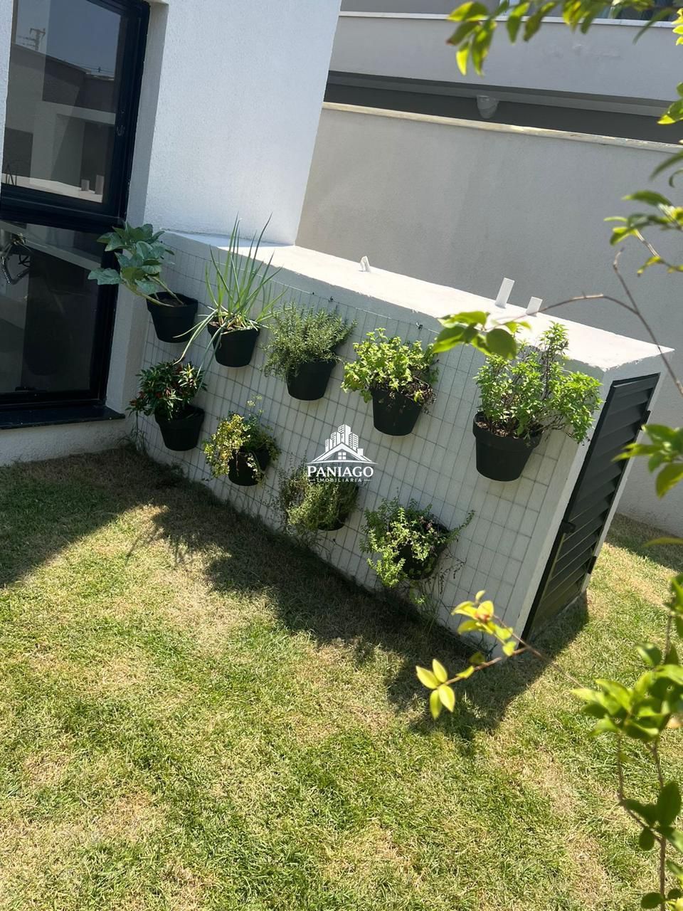 Sobrado à venda no condomínio florais do parque 4 suítes ene