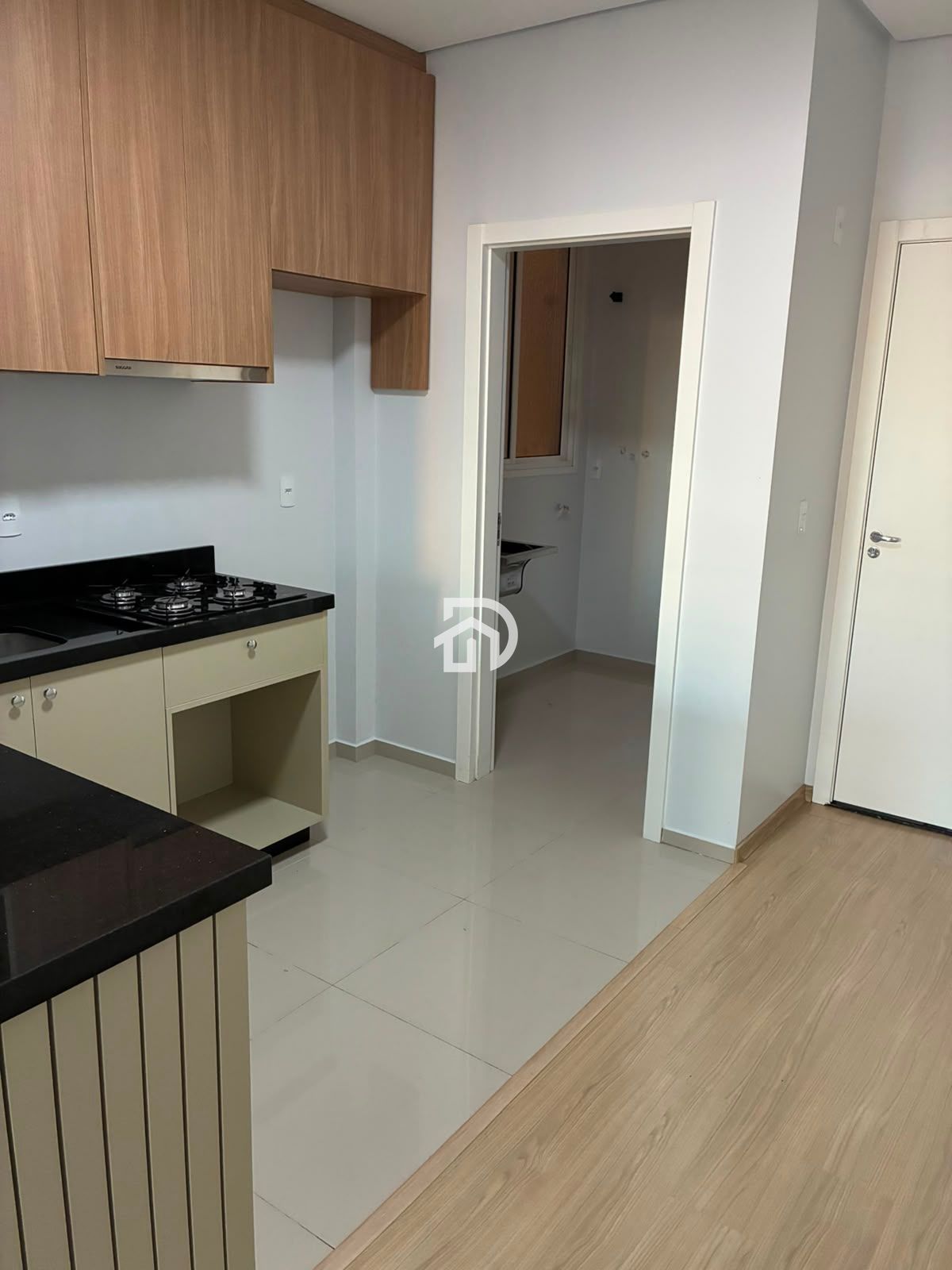 Apartamento com 2 Dormitórios à venda, 81 m² por R$ 450.000,00 Apartamento com 2 Dormitórios à venda, 81 m² por R$ 450.000,00