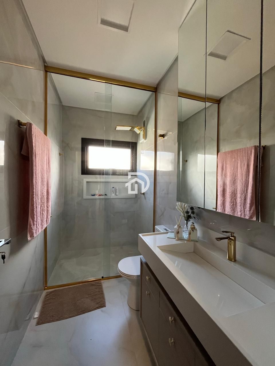Excelente Casa Nova em Sub-Sede por R$980.000