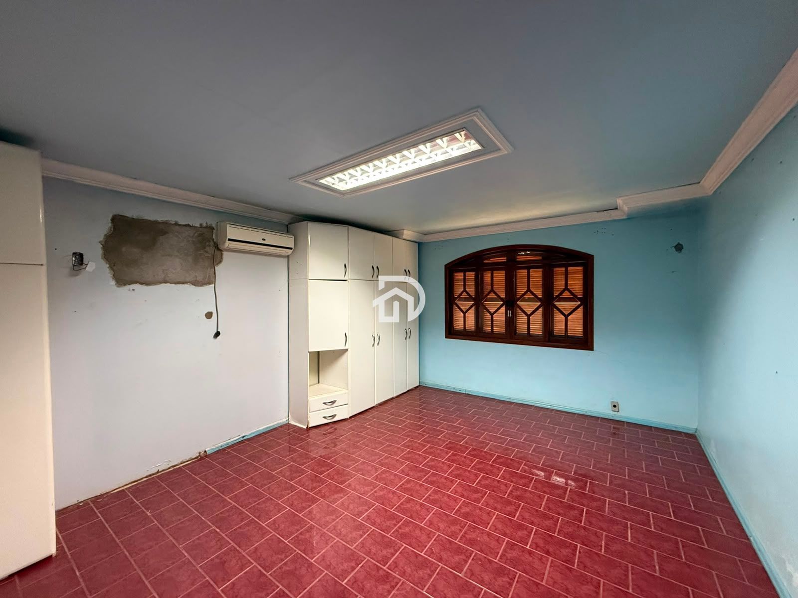 Casa com 2 Dormitórios à venda, 226 m² por R$ 700.000,00 Casa com 2 Dormitórios à venda, 226 m² por R$ 700.000,00