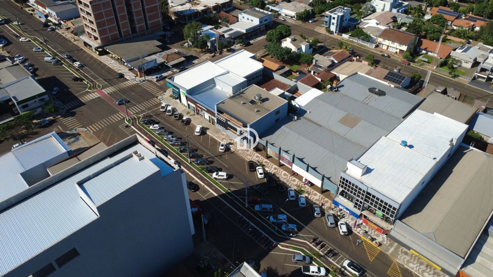 Prédio Comercial com 13 Salas a Venda em Santa Helena-PR