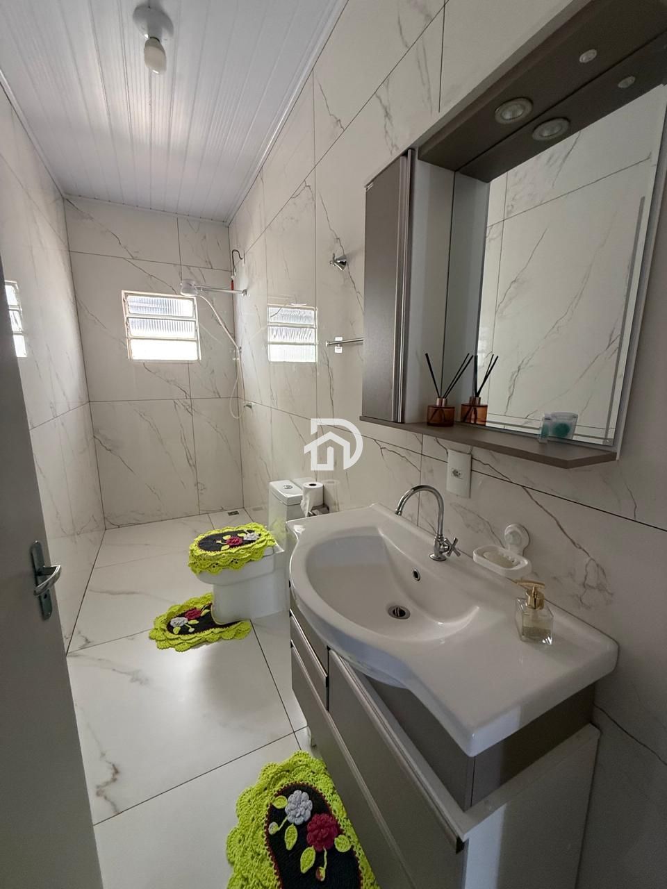 Casa com Edícula no Centro a Venda em Santa Helena-PR