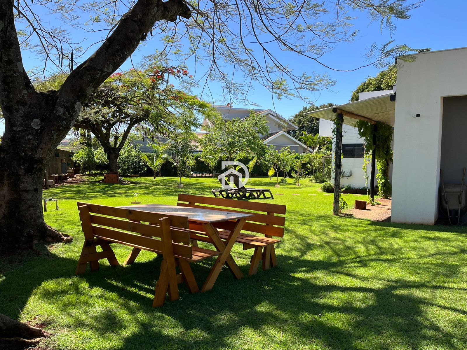 Esplêndida Casa nas Marinas por R$2.800.000