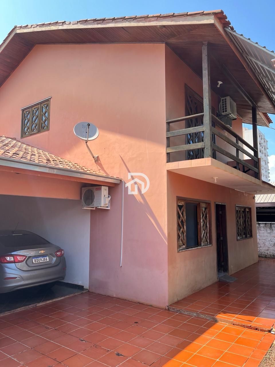 Sobrado a Venda na Av. Paraná por R$1.200.000