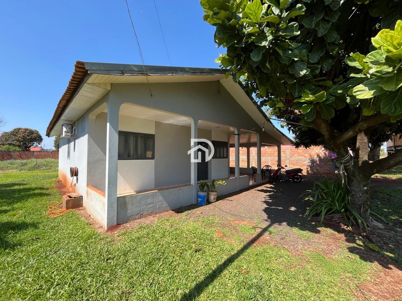 Casa por R$400.000 com 120m² na Moreninha