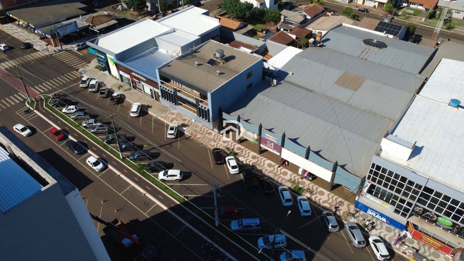 Prédio Comercial com 13 Salas a Venda em Santa Helena-PR