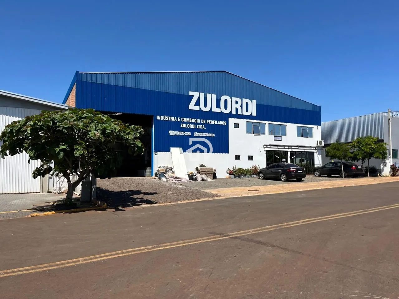 Prédio comercial/residencial à venda  no Parque Industrial Argemiro Antonio - Santa Helena, PR. Imóveis