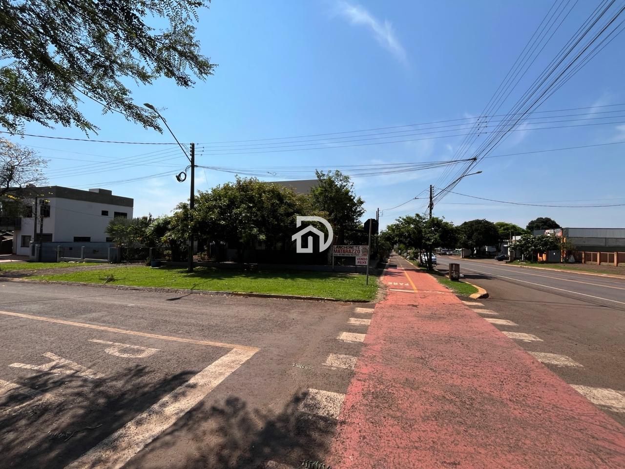 Prédio Comercial com Lanchonete a Venda na Angelo Cattani