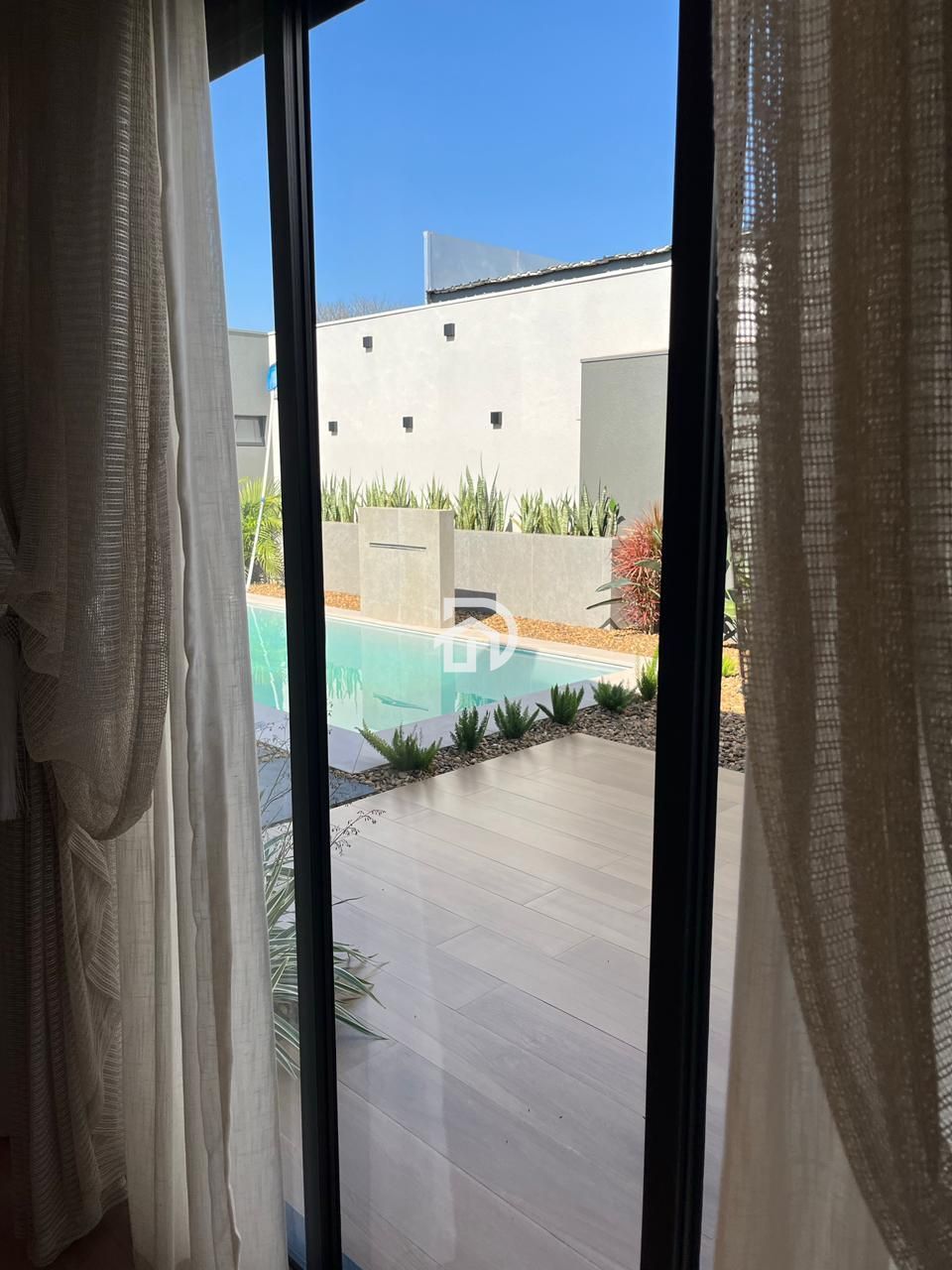 Excelente Casa Nova em Sub-Sede por R$980.000