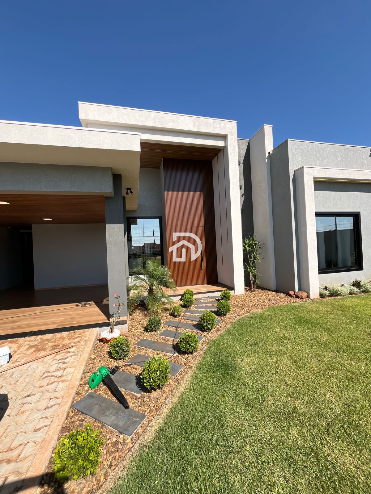 Excelente Casa Nova em Sub-Sede por R$980.000